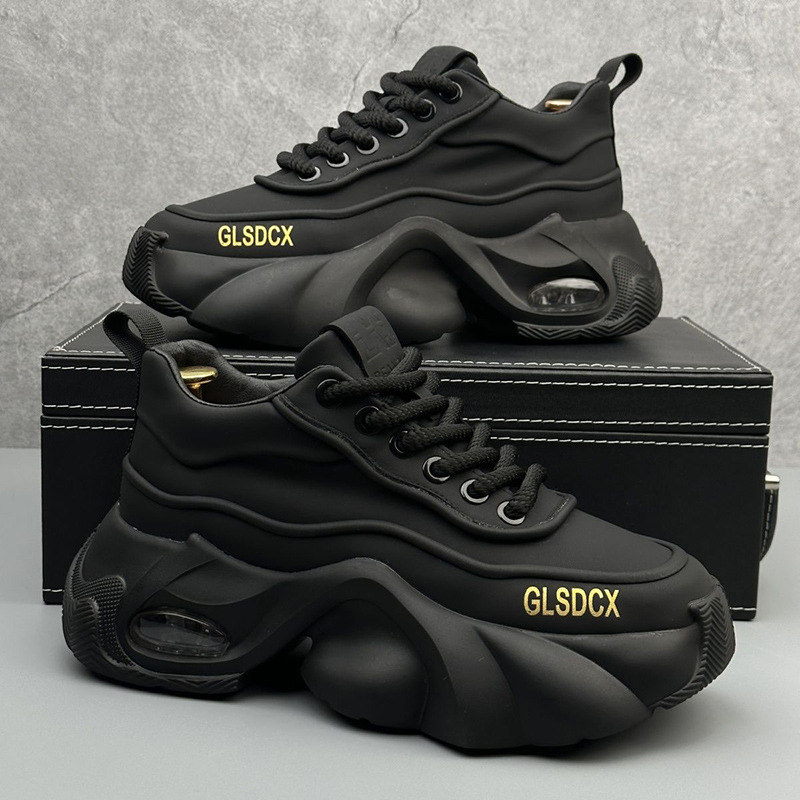 مصمم نمط حذاء رجالي 2025 الخري - مراجعة Mens Fashion Trainers 2025 وسعره